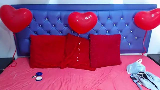 Snapshot of kiwii_nasty chatting on 02.14.25 kiwii nasty online show from 02.14.25