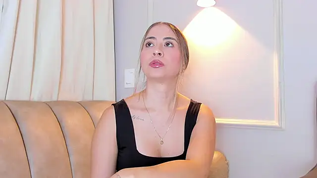 Lia walton online show from 02.20.26