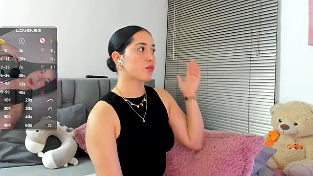 Gigi-bom online show from 11.15.25