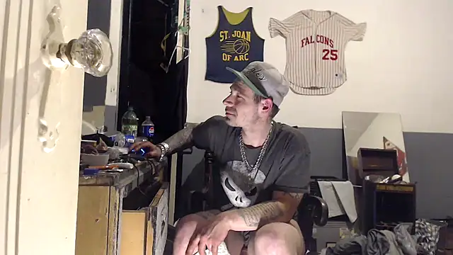 Snapshot of sledge901 chatting on 02.18.26 sledge901 online show from 02.18.26