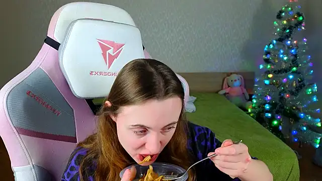 Cowell Adelina online show from 12.21.25