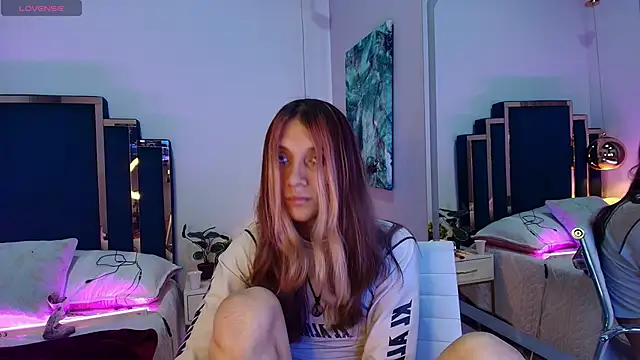 Snapshot of Feniix__ chatting on 06.04.26 Feniix online show from 06.04.26