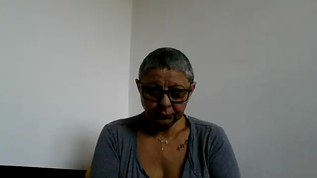 roseblak42 online show from 11.22.25