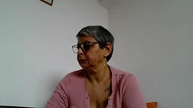 roseblak42 online show from 01.11.26