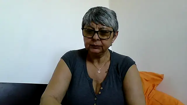 roseblak42 online show from 04.06.26