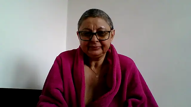 roseblak42 online show from 04.13.26