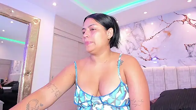 kiana cream online show from 11.07.25