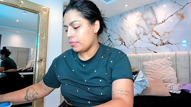 Snapshot of kiana_cream chatting on 02.06.26 kiana cream online show from 02.06.26