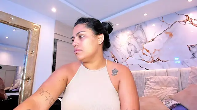 Snapshot of kiana_cream chatting on 03.02.26 kiana cream online show from 03.02.26