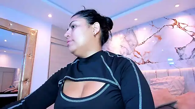 kiana cream online show from 04.10.26