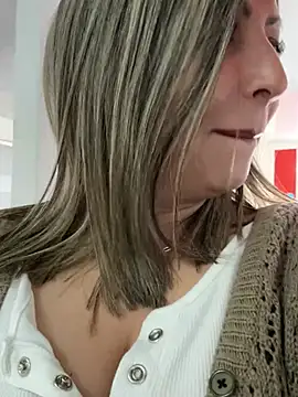 Snapshot of _Abril-Office1 chatting on 12.14.24 Abril-Office1 online show from 12.14.24