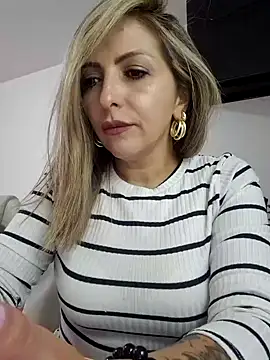 Snapshot of _Abril-Office1 chatting on 02.04.25 Abril-Office1 online show from 02.04.25