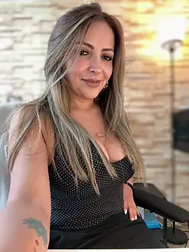  Abril-Office1 online show from 02.16.26