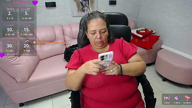 Penelope Nipples  online show from 01.16.25