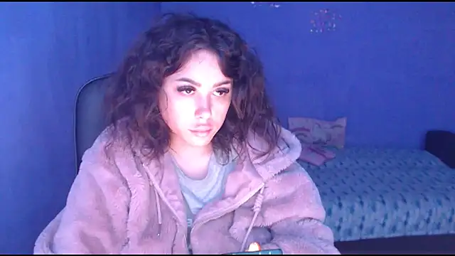 LovelyJulliette online show from 02.12.25