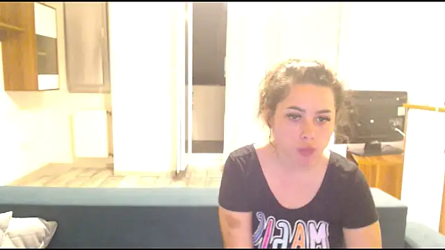 LovelyJulliette online show from 03.12.25