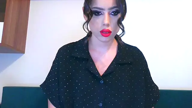 LovelyJulliette online show from 10.11.25