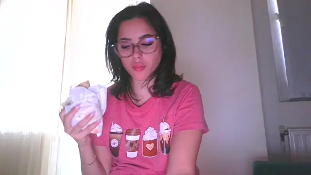 LovelyJulliette online show from 10.26.25