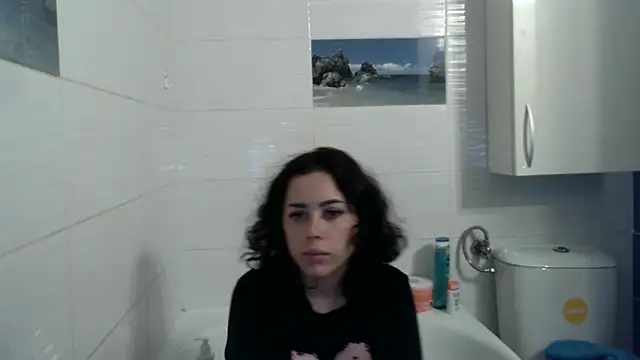 LovelyJulliette online show from 11.04.25