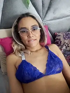 TaraaHot online show from 02.28.25