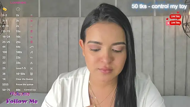 Snapshot of lea_gray chatting on 01.10.25 lea gray online show from 01.10.25