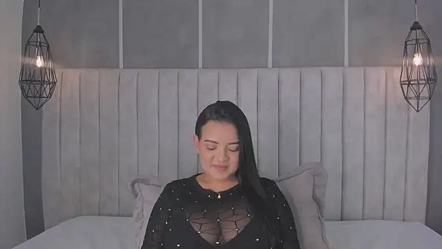 Snapshot of lea_gray chatting on 02.25.25 lea gray online show from 02.25.25