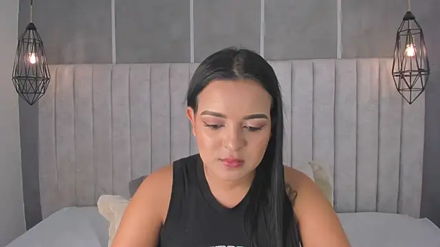Snapshot of lea_gray chatting on 03.04.25 lea gray online show from 03.04.25