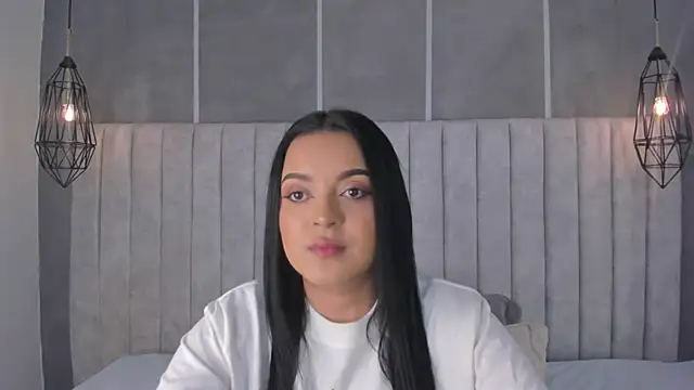 Snapshot of lea_gray chatting on 03.10.25 lea gray online show from 03.10.25
