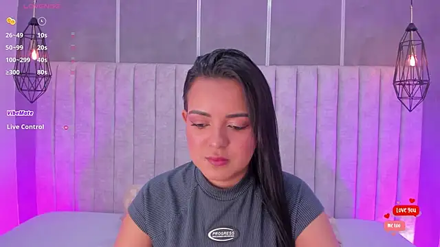 Snapshot of lea_gray chatting on 10.04.25 lea gray online show from 10.04.25