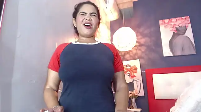 Snapshot of SofiaSexy_ chatting on 01.11.25 SofiaSexy  online show from 01.11.25