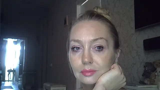 Snapshot of ZarinaSwift chatting on 06.20.26 ZarinaSwift online show from 06.20.26