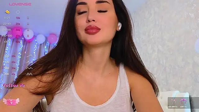 LaraSkinny online show from 12.19.24