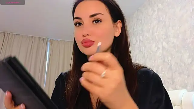 LaraSkinny online show from 03.20.25