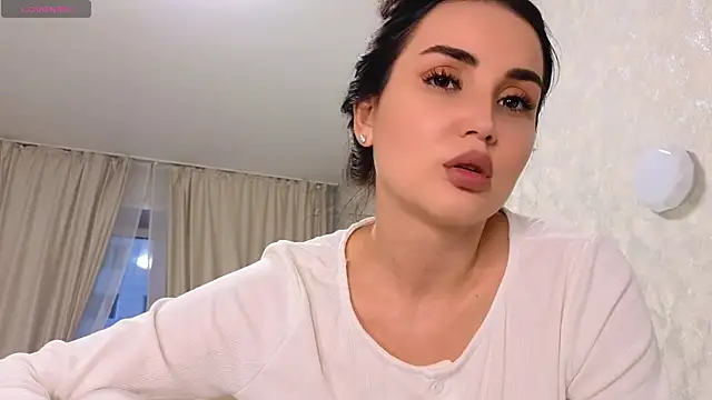 LaraSkinny online show from 04.02.26