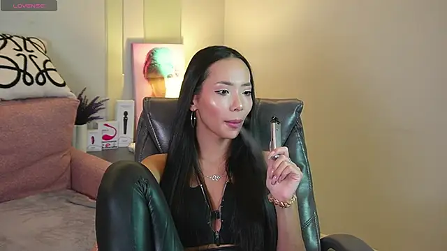 Snapshot of _MIURA_ chatting on 01.14.25 MIURA online show from 01.14.25