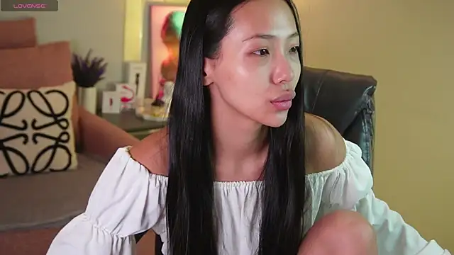 Snapshot of _MIURA_ chatting on 02.12.25 MIURA online show from 02.12.25