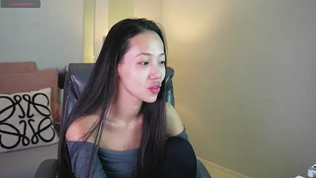 Snapshot of _MIURA_ chatting on 02.26.25 MIURA online show from 02.26.25