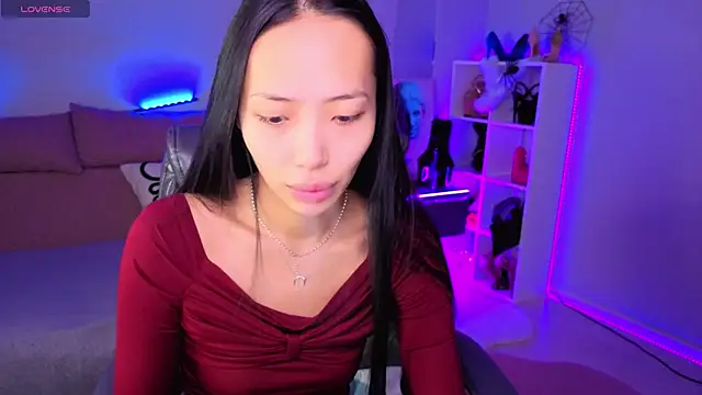 Snapshot of _MIURA_ chatting on 11.02.25 MIURA online show from 11.02.25