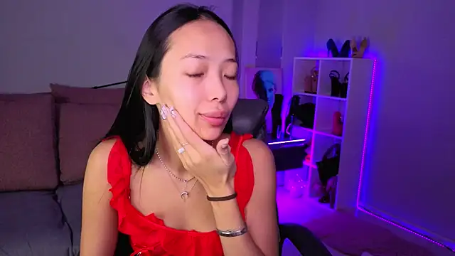 Snapshot of _MIURA_ chatting on 11.16.25 MIURA online show from 11.16.25