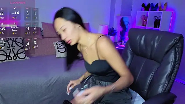 Snapshot of _MIURA_ chatting on 12.02.25 MIURA online show from 12.02.25