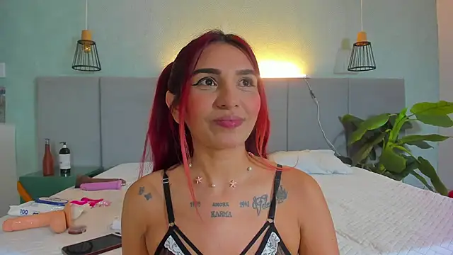 LiaVelez online show from 02.15.25