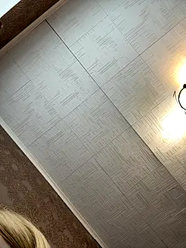 Snapshot of AmmyHot chatting on 11.13.25 AmmyHot online show from 11.13.25