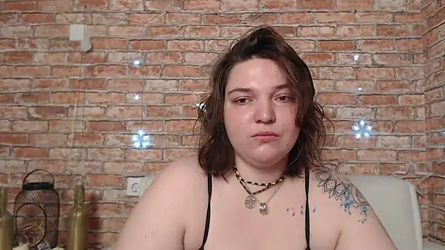 Amelia Kiss  online show from 03.14.25