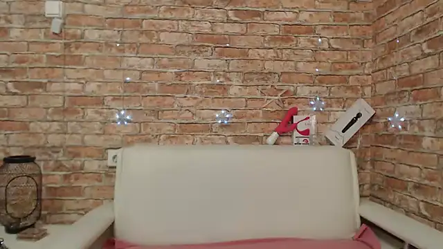 Amelia Kiss  online show from 12.19.25