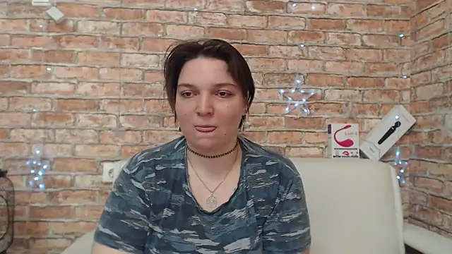 Amelia Kiss  online show from 04.21.26