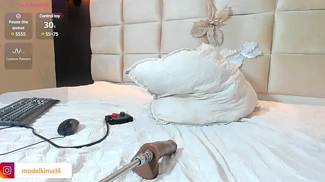 Snapshot of Kima1_ chatting on 01.30.25 Kima1 online show from 01.30.25