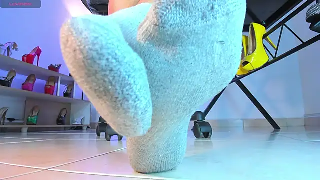 Snapshot of violettastrada chatting on 02.26.25 violettastrada online show from 02.26.25