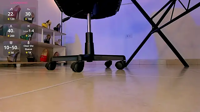 Snapshot of violettastrada chatting on 03.05.25 violettastrada online show from 03.05.25