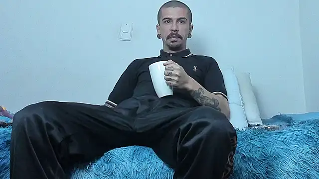 Snapshot of Aaron_BigDickxxx chatting on 10.20.25 Aaron BigDickxxx online show from 10.20.25