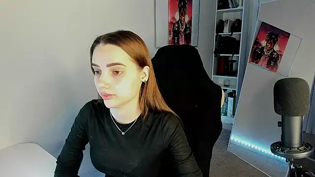   SilviaAbby   online show from 02.04.25